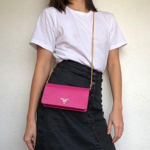 💒NWT Prada Fuchsia/Hot Pink Wallet on a Chain💒